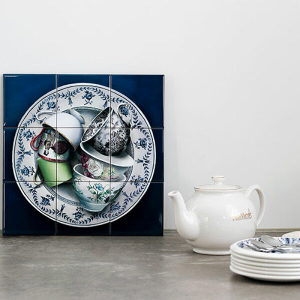 Tegeltableau stilleven diepbord met kopjes